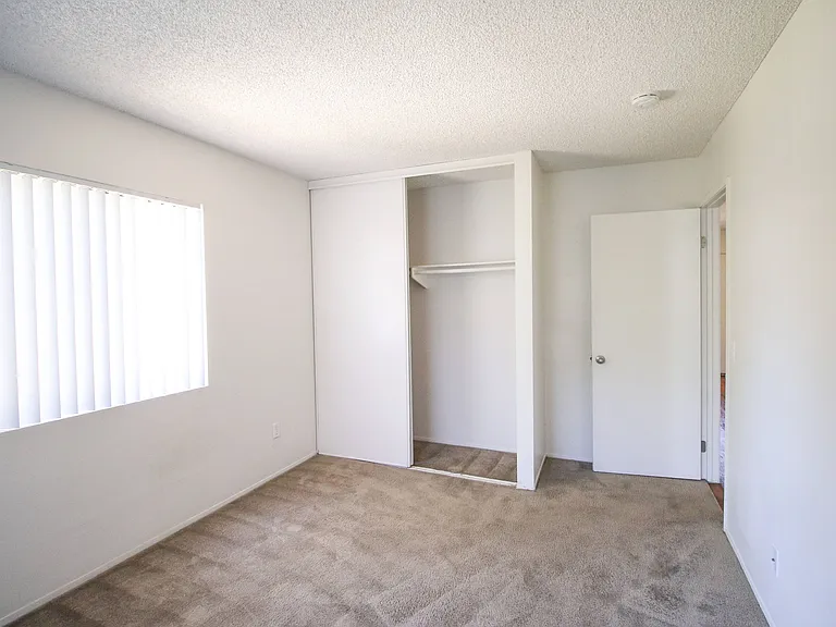 Creekside Villas Apartments — Photo 13