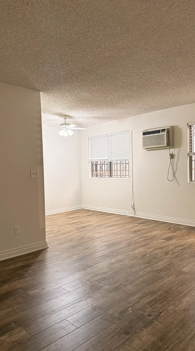 Building Photo - 3756 Hughes Ave #4
