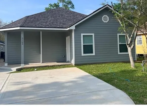 310 W Watson St #A, Willis, TX 77378