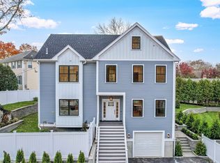 360 Corey St, West Roxbury, MA 02132