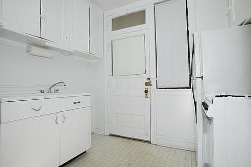 2nd image of 1606 W Sunnyside Ave APT 1S