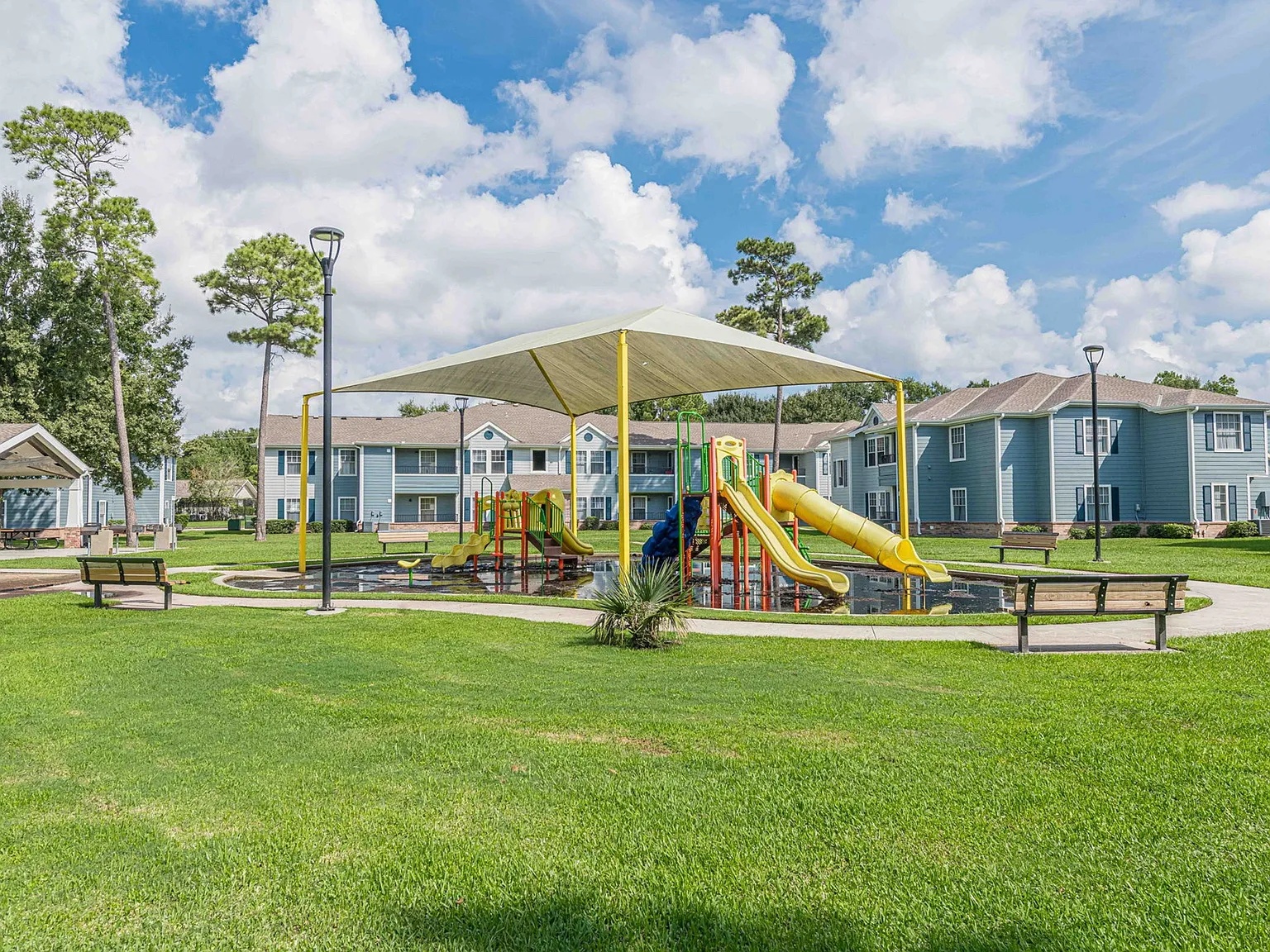 Lakecrest Village — Photo 4
