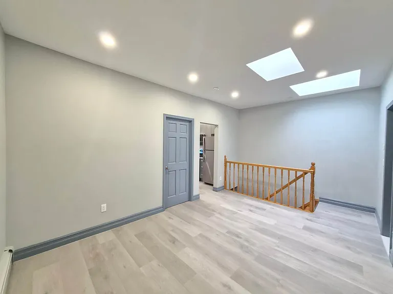 1828 W 7th St #2 — Photo 6