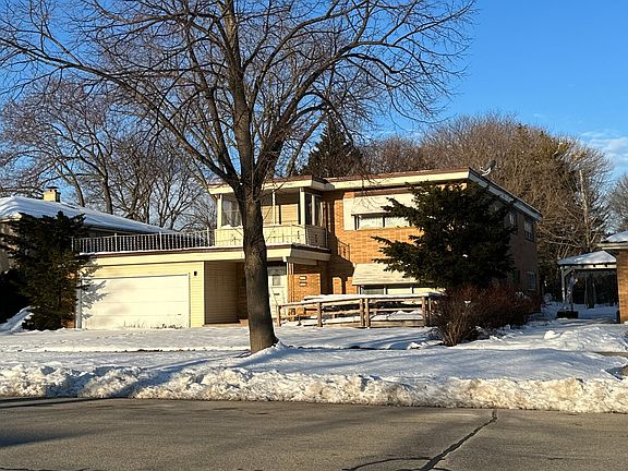 2nd image of 3845-3847 N 84th St