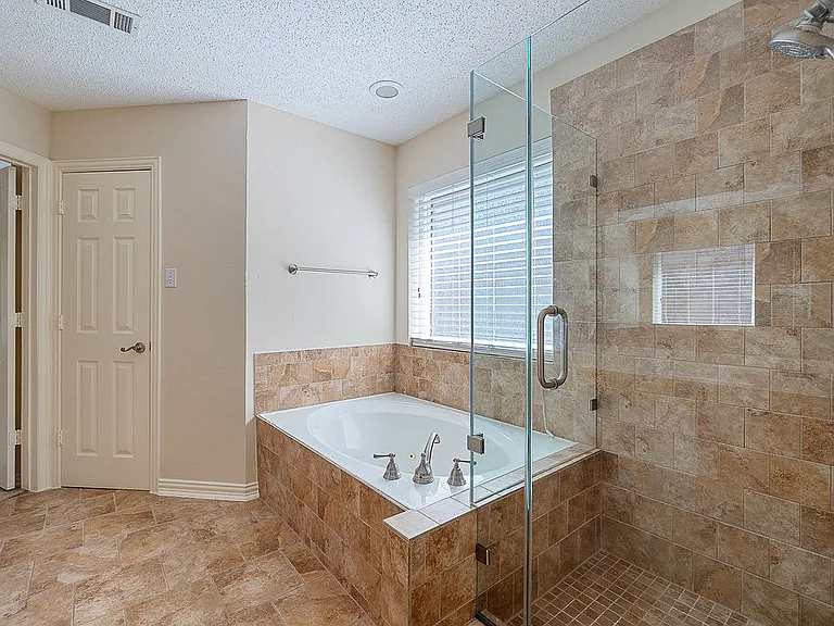 842 Cheshire Dr — Photo 12