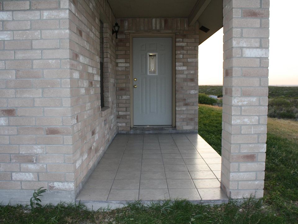 Front porch overlooking Lake Amistad