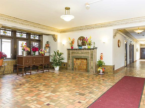 3rd image of 340 Fairmount Ave APT 406