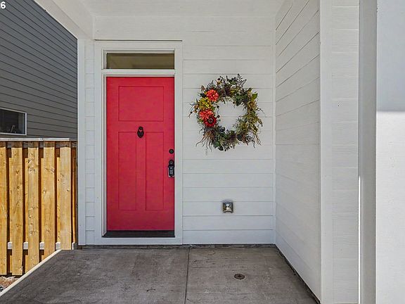 2nd image of 848 Chestnut Way
