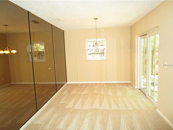 5th image of 2202 Lauren Cir