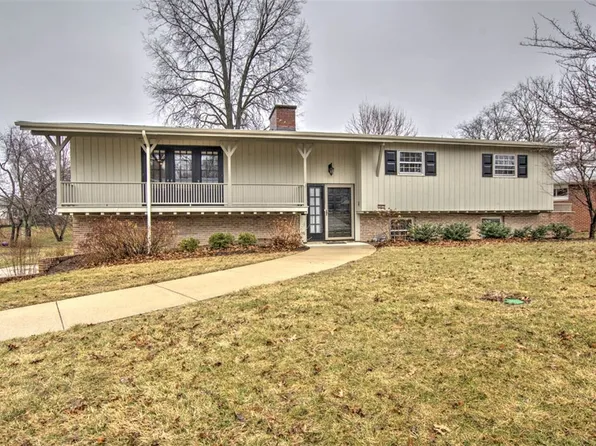 681 W Karen Ct, Decatur, IL 62526