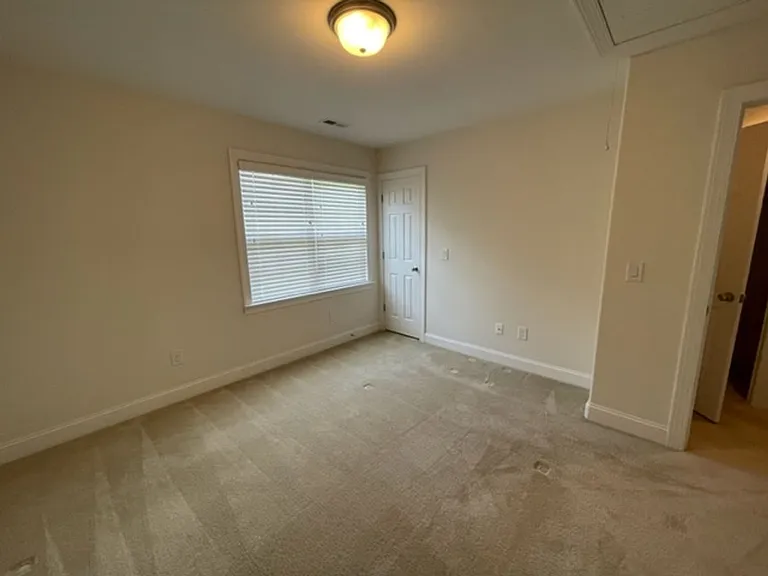 2823 Grove Park Dr — Photo 16