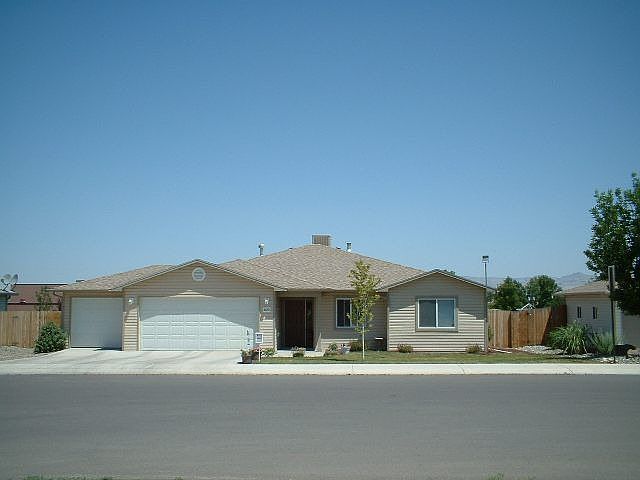 3 car Garage