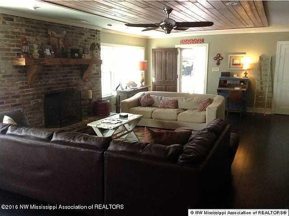 2nd image of 1556 Old Highway 61 S