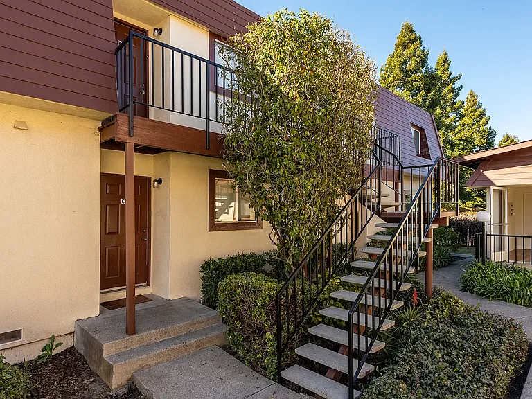 Vista Linda Apartments — Photo 11