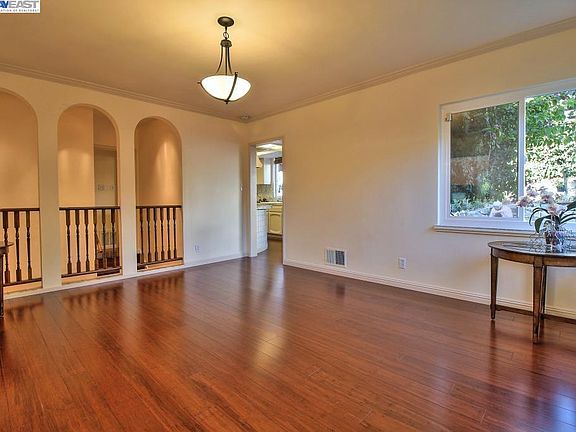 4th image of 1300 Benedict Dr