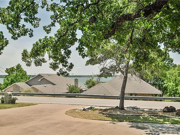 4th image of 4210 Crescent Dr