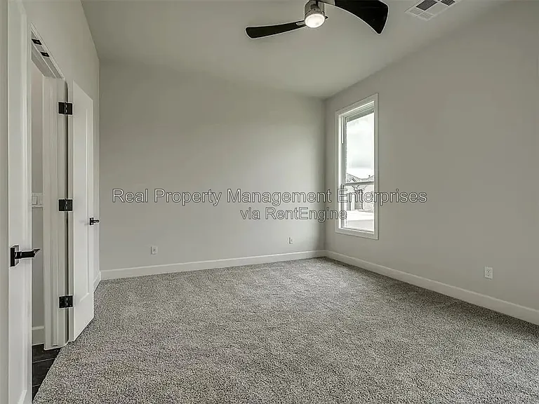 5933 NW 158th St — Photo 16