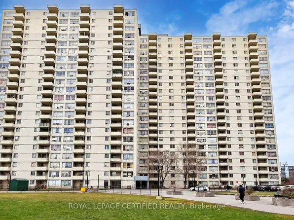 320 Dixon Rd #304, Toronto, ON M9R 1S8