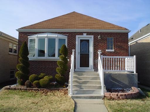 1st image of 3320 N Ozark Ave