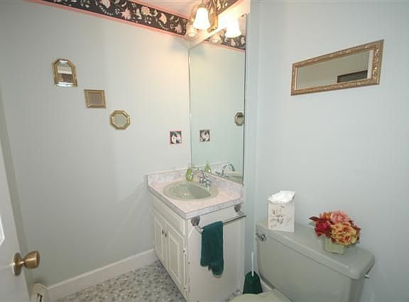 3rd image of 99 Blueberry Hill Ln