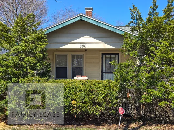 886 W Cushing St, Decatur, IL 62526