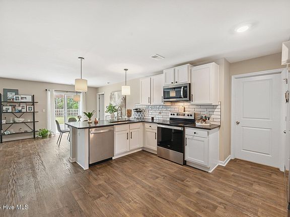 4th image of 8316 E Highcroft Drive NE