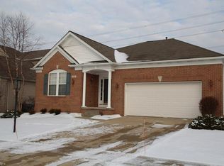 275 Stratford Dr, Broadview Heights, OH