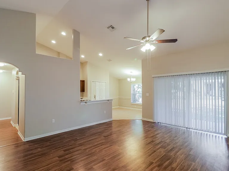 426 Disston Ave — Photo 5