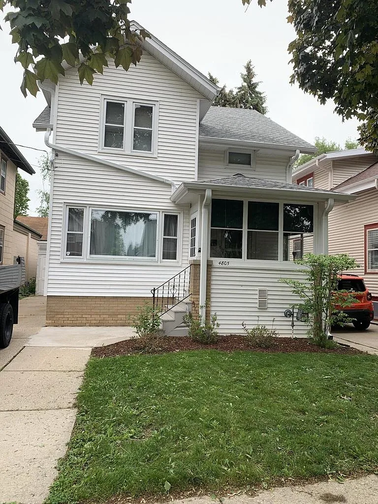 4805 19th AVENUE photo 1