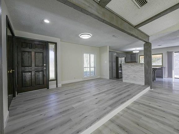 4th image of 1820 Blake Dr
