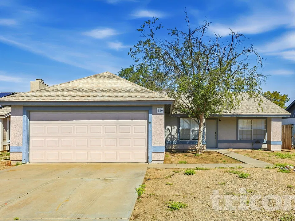 220 W Utopia Rd