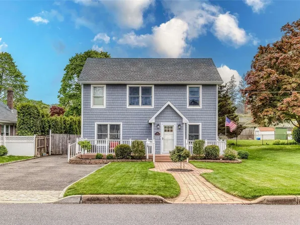 46 Bennett Street, Kings Park, NY 11754