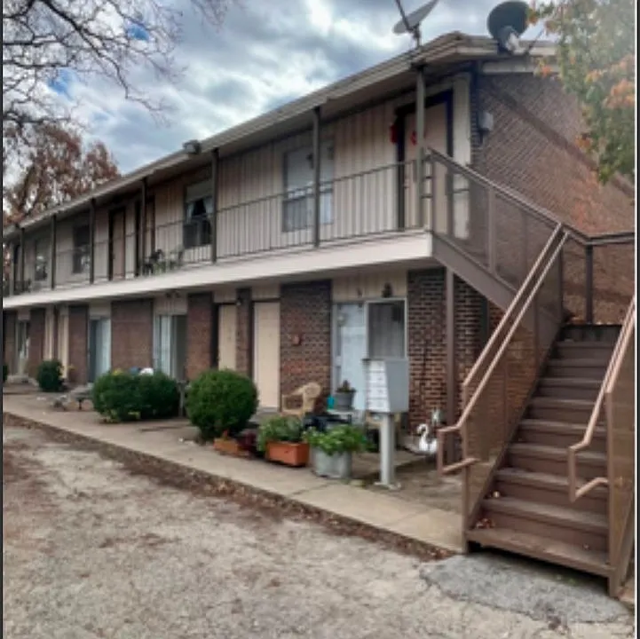 317 College Ave #6