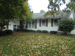 119 Roosevelt Dr, Lockport, NY 14094