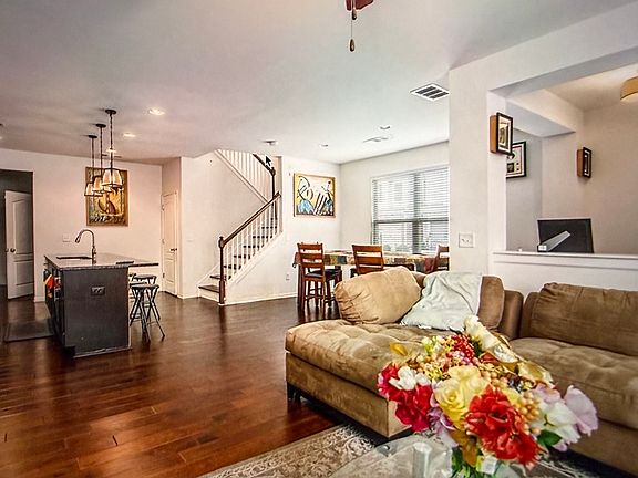 5th image of 7808 Rutgers Cir