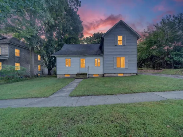 124 E Clinton St, Hastings, MI 49058