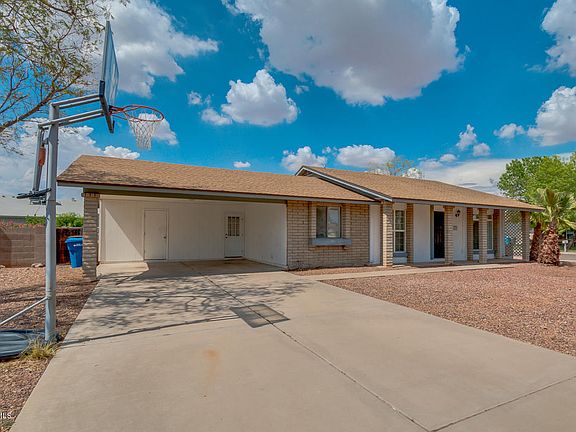 3rd image of 302 W Sequoia Dr