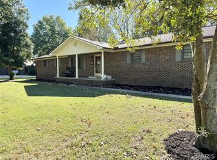 460 W Hunts Rd, Bernie, MO 63822