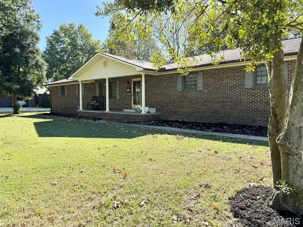 460 W Hunts Rd, Bernie, MO 63822
