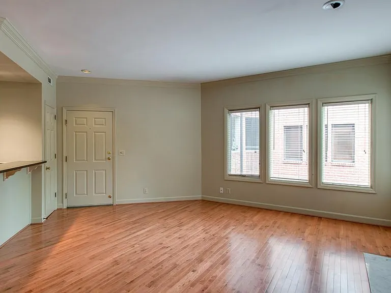 2110 Portland Ave #201 — Photo 4