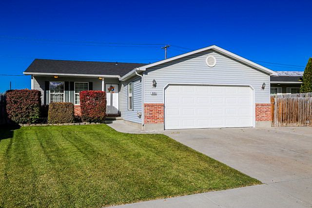 1st image of 665 Clarence Dr