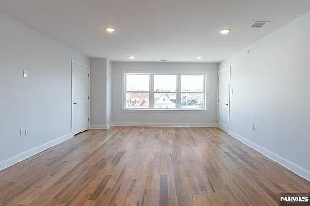 111 Monroe St #15 — Photo 3