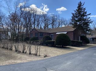 24 Frances St, Feeding Hills, MA 01030