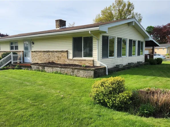 885 W Garrett St, Somerset, PA 15501