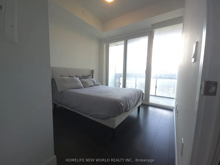 8 Eglinton Ave E #506 — Photo 5