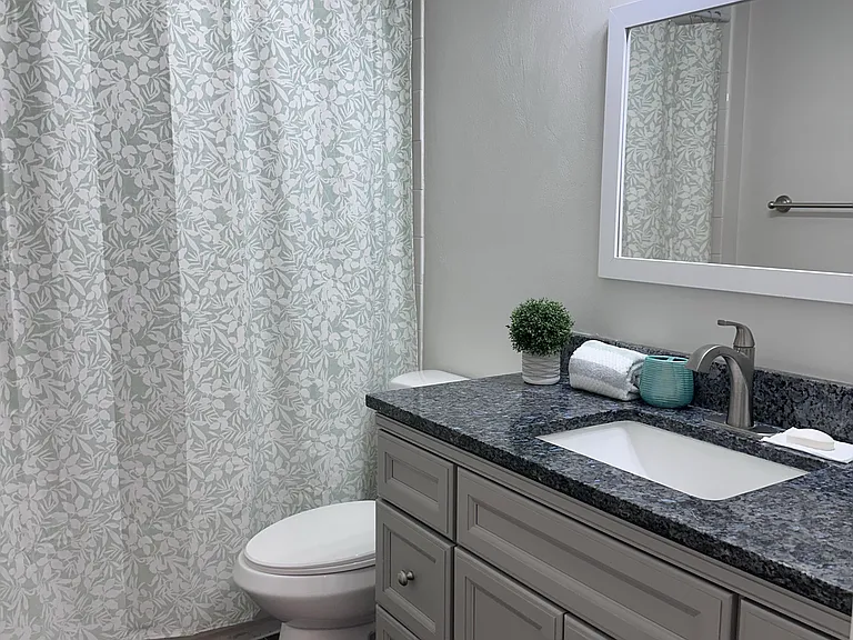 907 Royal Oak Ct — Photo 17