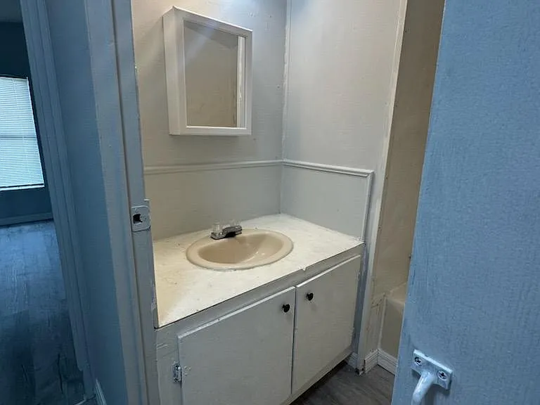 1045 Hickory Ln #8 — Photo 12