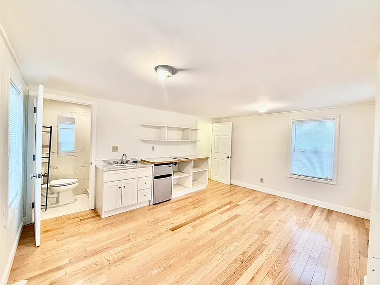 19 Common St #2 — Photo 1