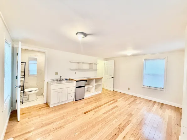 19 Common St Unit 2, Weymouth, MA 02188