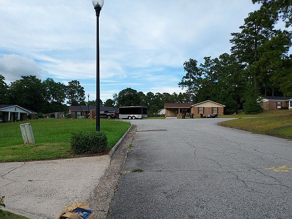 4th image of 2949 Rollingwood Dr